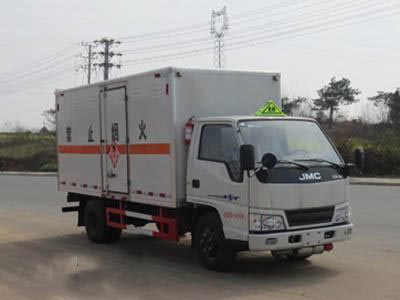 江特牌JDF5040XRGJ5型易燃固體廂式運(yùn)輸車(chē)