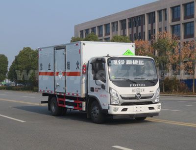 江特牌JDF5080XZWB6型雜項(xiàng)危險(xiǎn)物品廂式運(yùn)輸車