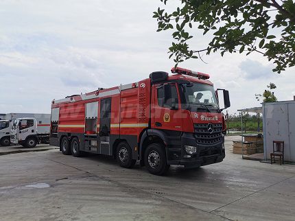 江特牌JDF5380GXFSG180型水罐消防車(chē)