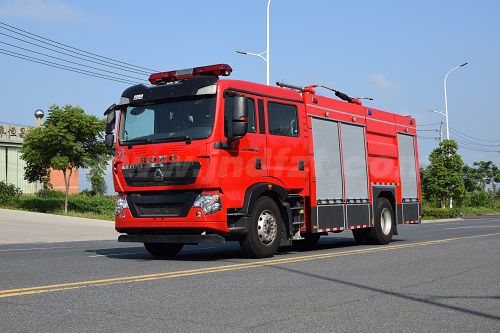 江特牌JDF5190GXFGP70/Z6型干粉泡沫聯(lián)用消防車(chē)