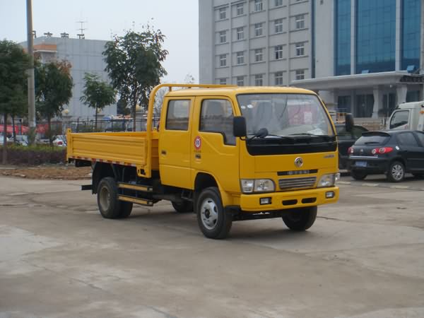 東風雙排座自卸汽車