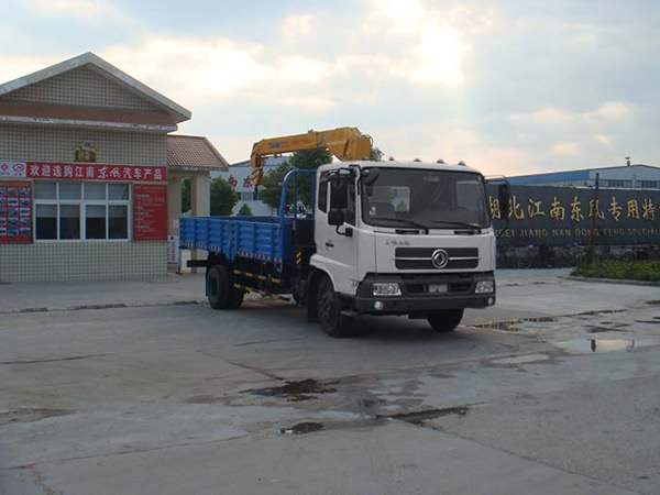 東風(fēng)天錦平頭隨車起重運(yùn)輸車