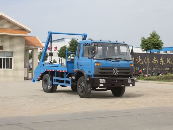 東風145擺臂式垃圾車