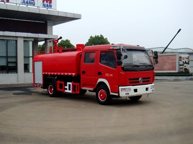 東風(fēng)多利卡雙排綠化消防噴灑車（國(guó)四）