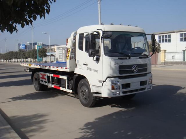 東風(fēng)天錦國四平板清障車